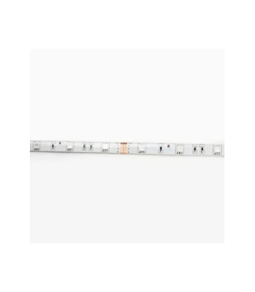 Nærbillede af LED strip dioder og opbygning for at sikre kompatibilitet.